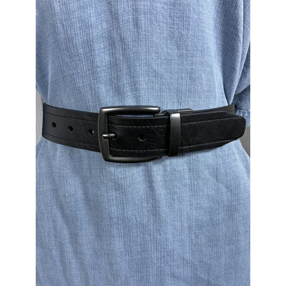 Levi's Mens Belt Sz 34-36 Reversible Black/Brown Stitching Logo Buckle